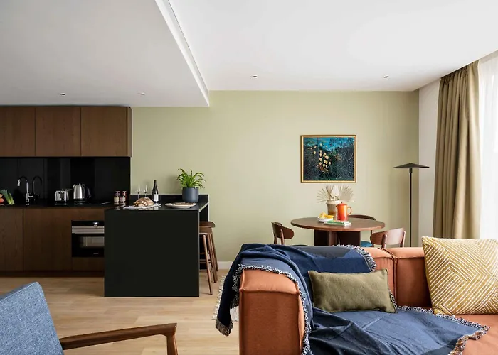 Hôtel pour familles: Cove Landmark Pinnacle