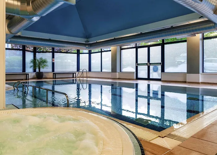 Luxury hotel only: Mercure Nottingham Sherwood