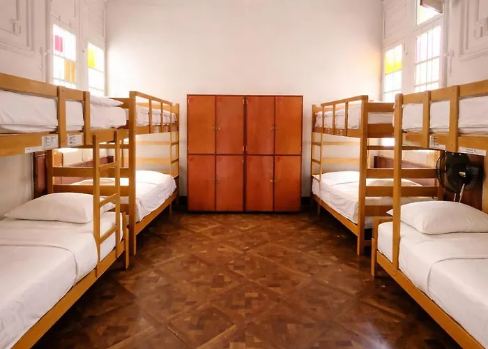 1900 Backpacker'S Hostel