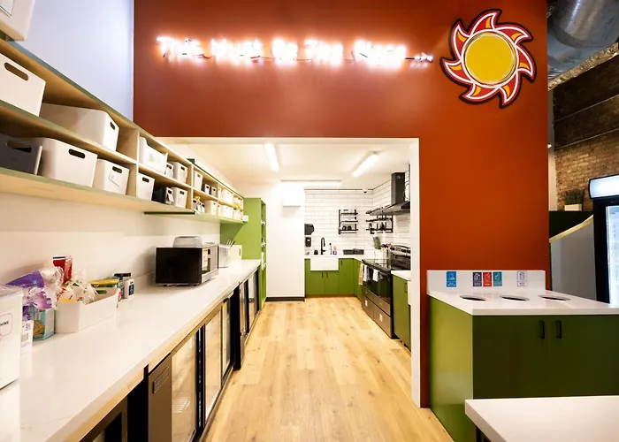 Pet Friendly hotel: Samesun Vancouver