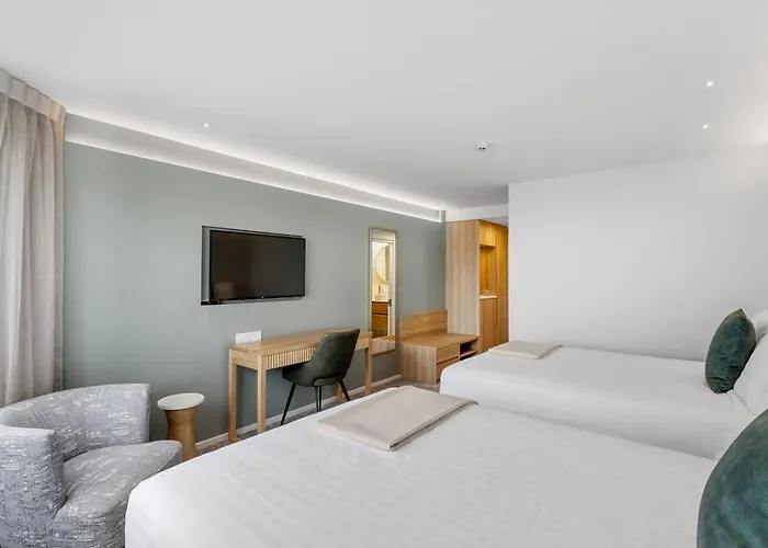 Hotel Elms Christchurch, An Ascend Collection Hotel