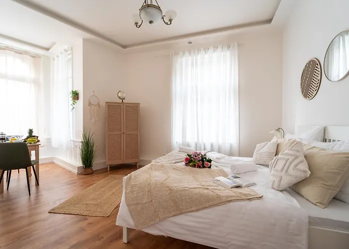 Hotel near College: Celine Prague Hostel