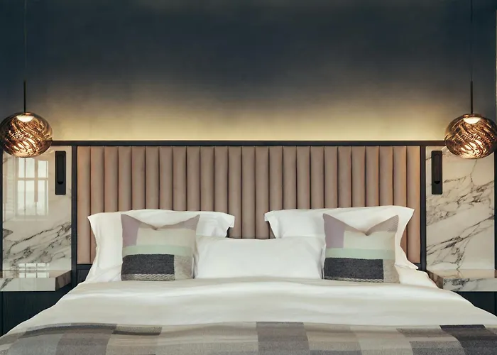 5 star hotel: Lyla Rooms