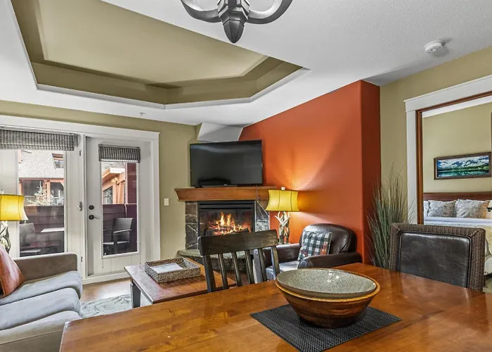 Hotels with tennis Sophisticated Mountain Condo Pool & Hot Tub