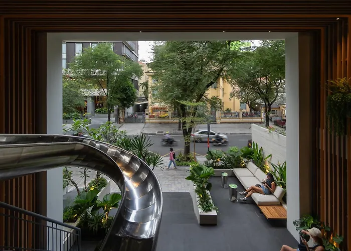 Hotel with view: Meander Saigon