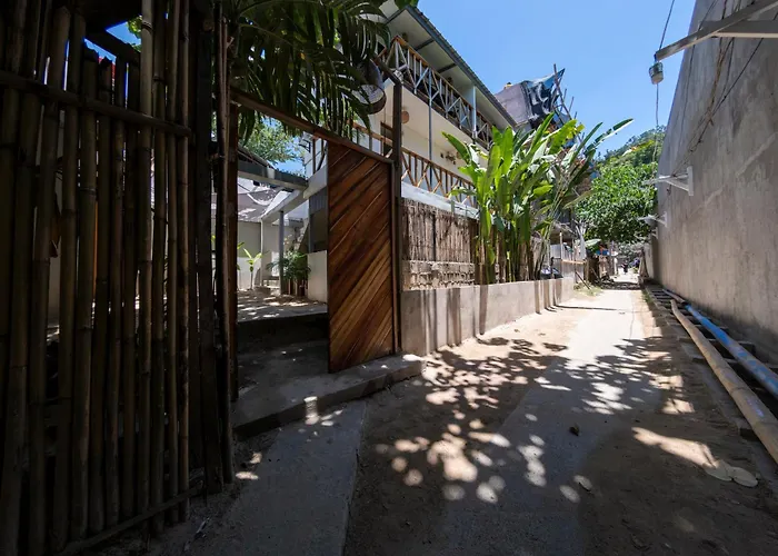 Sip Sunset Hostel And Lounge