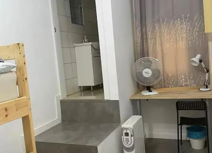 1-5 A Beautiful Room With A Private Wc