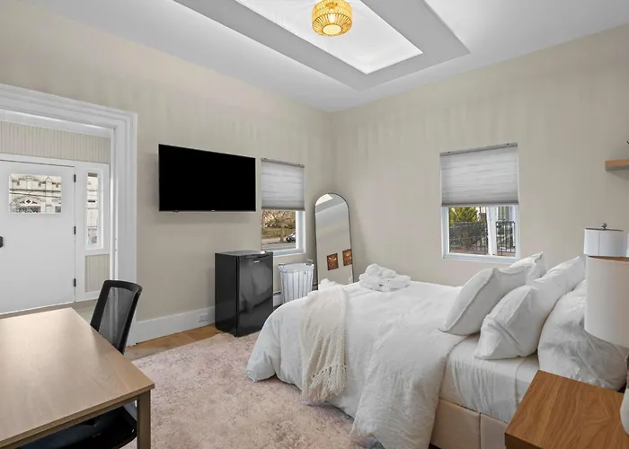 Blatchley Rooms By Yale