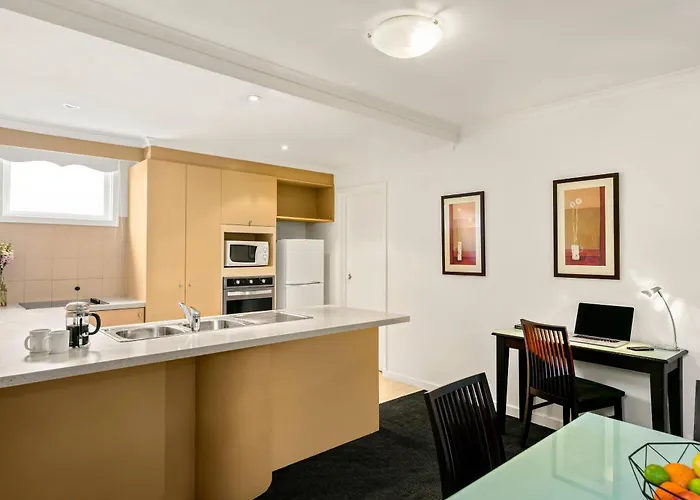 Hotels with tennis Comfort Apartments Royal Gardens