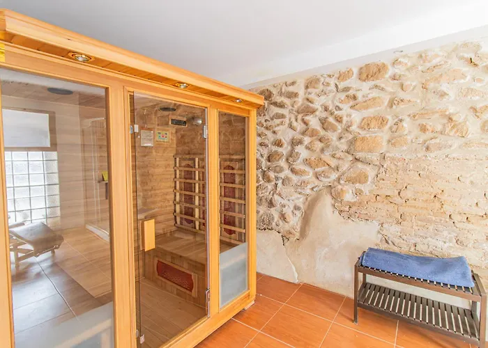 Hostel El Castillo by CABANA Rentals