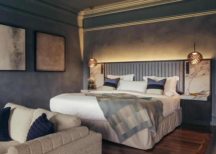 5 star hotel: Lyla Rooms