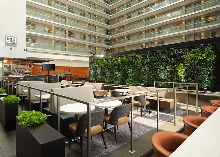 Embassy Suites By Hilton Downtown Magnificent Mile