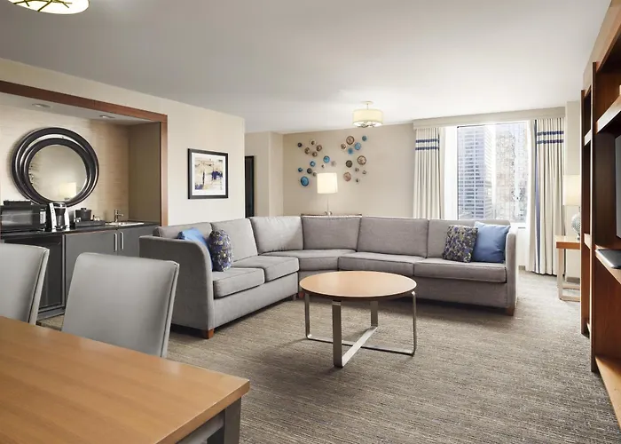 Embassy Suites By Hilton Downtown Magnificent Mile