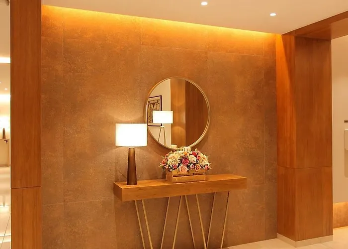 Crystal Plaza Luxury Business Hotel