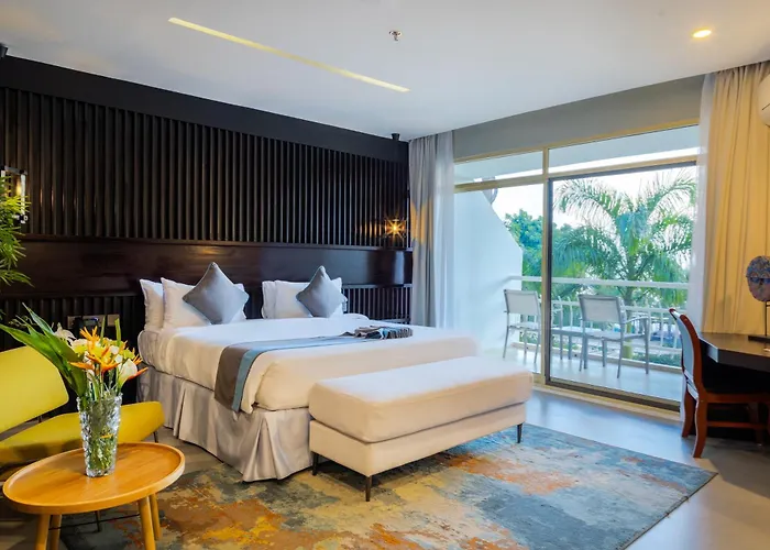 Giraffe Beach Hotel