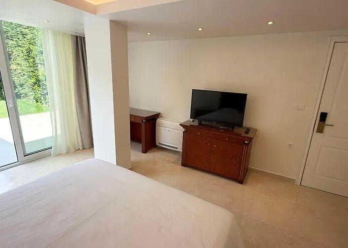 Theoxenia House Hotel