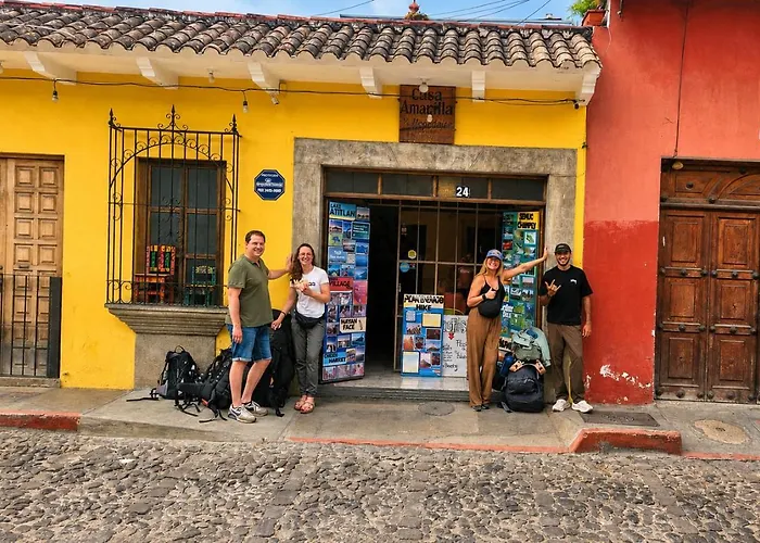 Yellow House Hostel B&B