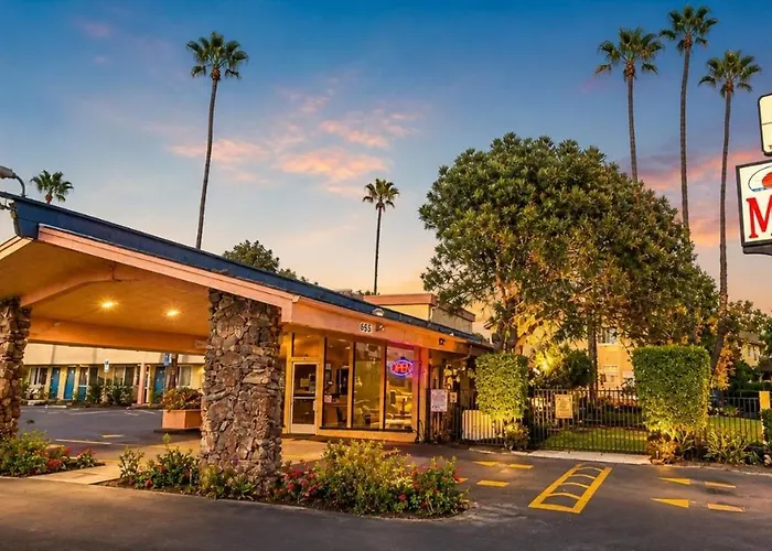 Valli Hi Motel