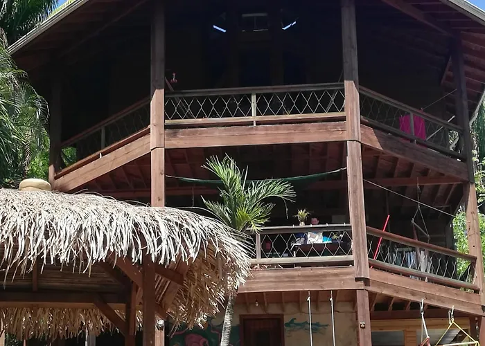 Runaway Pineapple Lodge