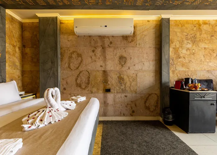Great Pyramid Inn
