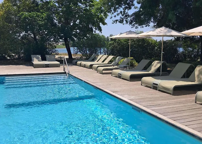 Hotel con piscina: Novotel Bordeaux Lac