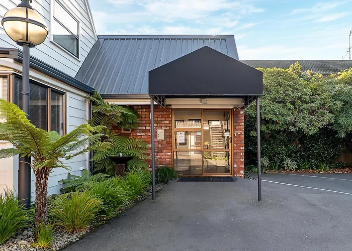 Dog friendly hotels Ashford Motor Lodge