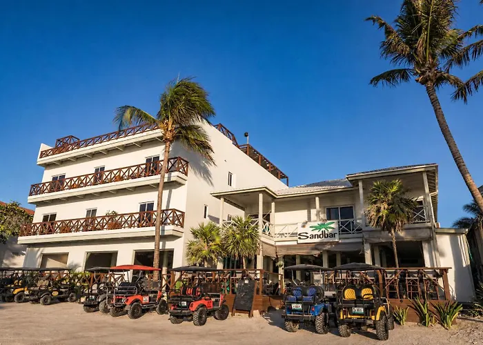 Sandbar Beachfront Hotel & Hostel Restaurant