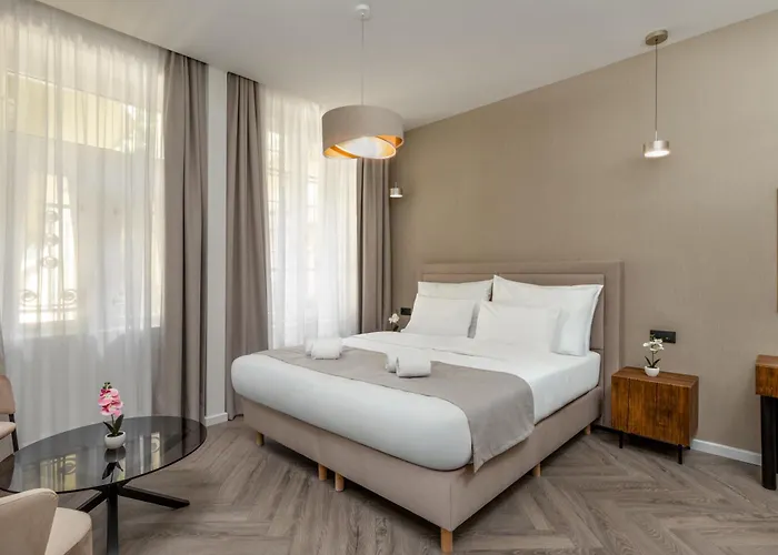  Evergreen Budapest Guest House