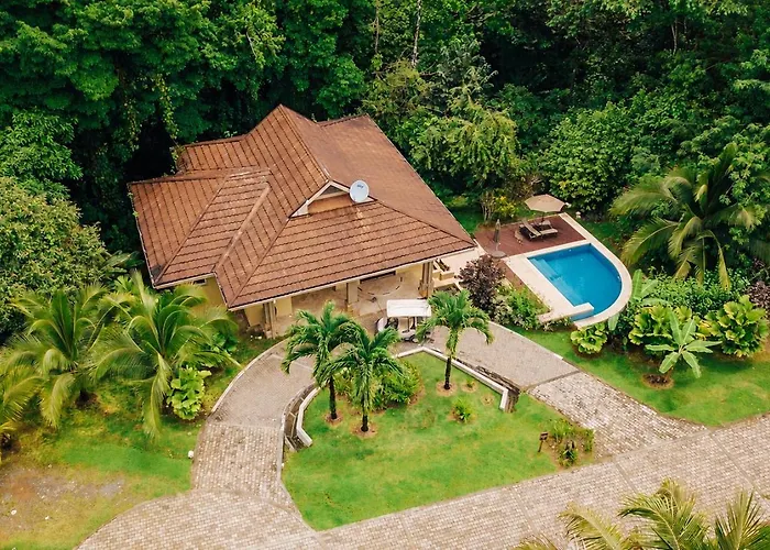 Red Frog Beach Island Resort