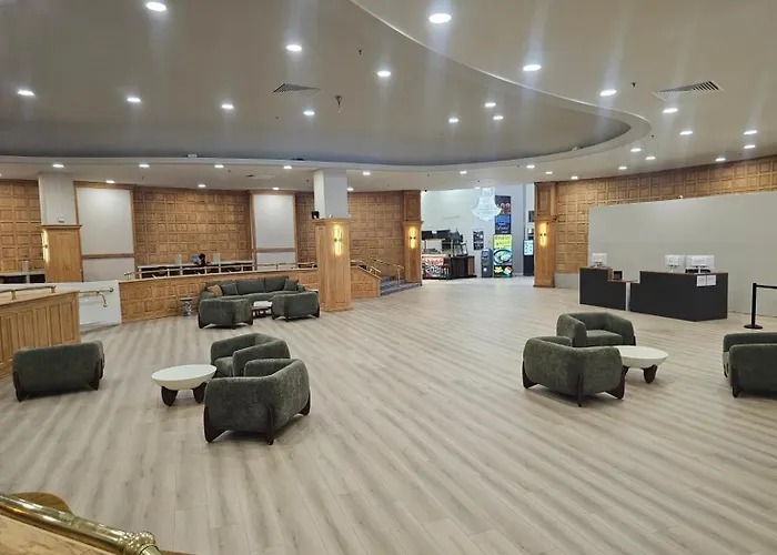 Castle Beach Club s