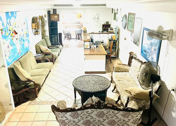 Al Yakhour Hostel