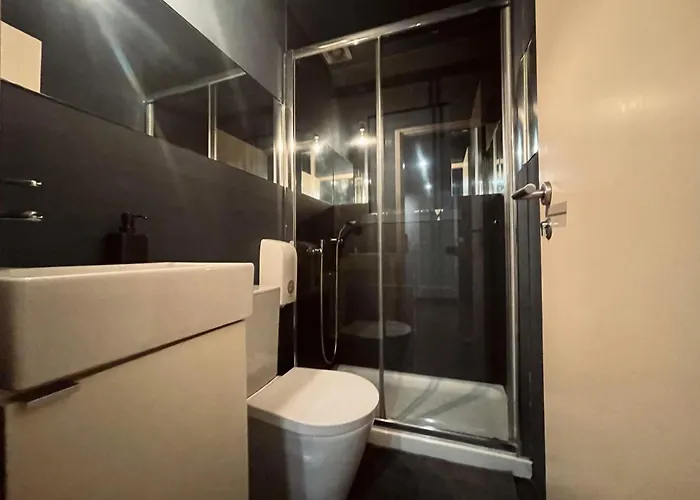 Avenue Hostel & Suites