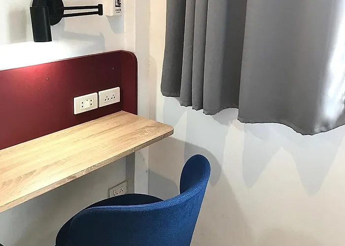 Beige Poshtels + Netflix