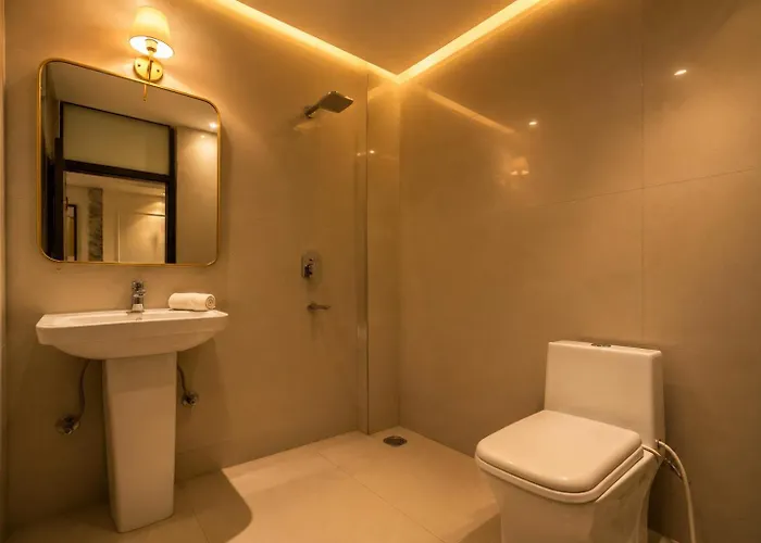 Baba Deluxe Near New Delhi Railway Station And City Center -By Rcg s