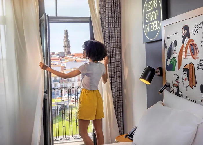 Dog friendly hotels Se Catedral Porto, Tapestry Collection By Hilton