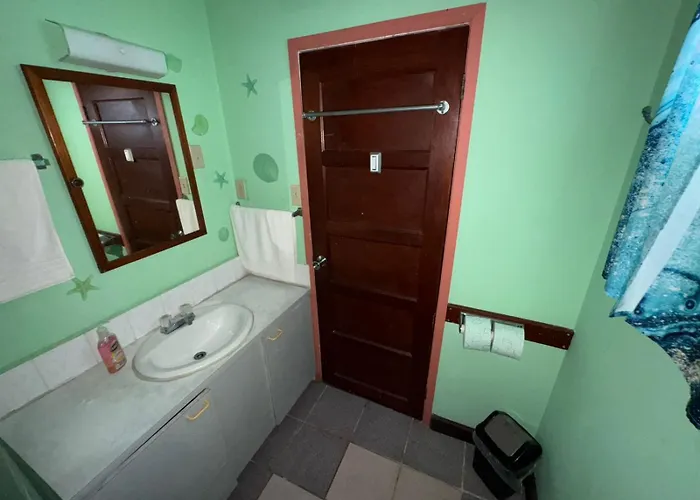 Mckay'S Hostel Bed & Bath