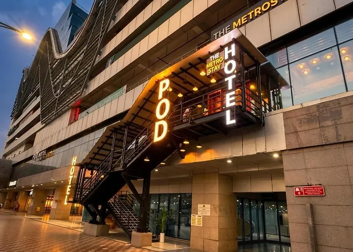 Metro Pod Hotel At New Delhi Metro & Railway Station