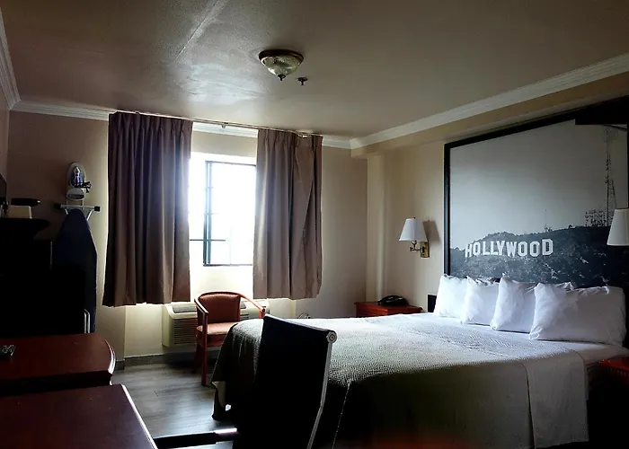 Beach Hotels Super 8 By Wyndham Hollywood/La Area