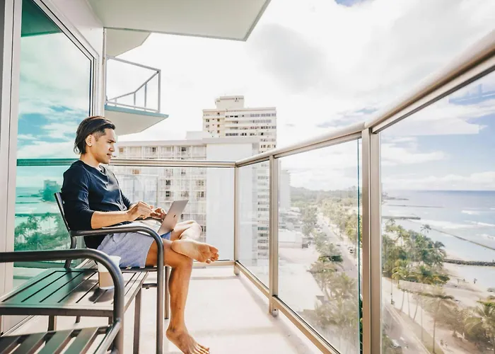Waikiki Circle Hotel By Castle