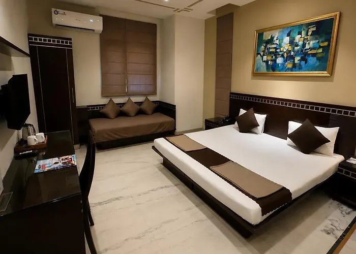Family Friendly Hotels Smyle Inn - Best Budget Near New Delhi Train Station