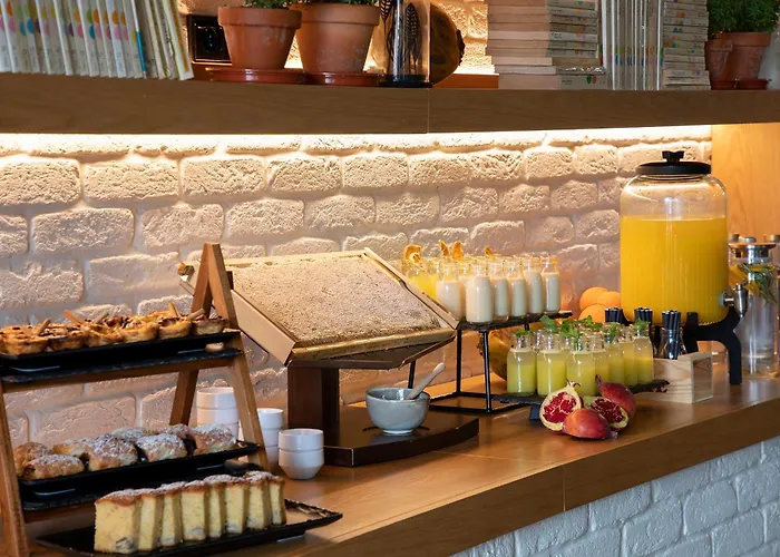 Dog friendly hotels Se Catedral Porto, Tapestry Collection By Hilton