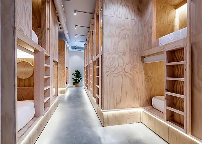Colo Colo Hostel - Single Private Beds