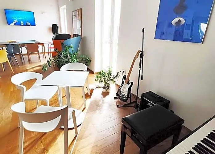 Tric Trac Hostel