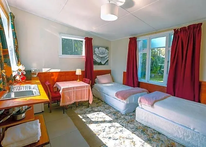 Brunnerton Lodge And Backpackers