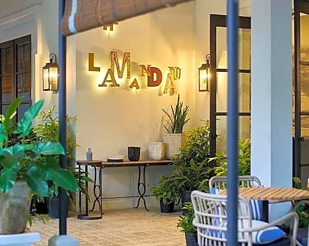 Lamandau House