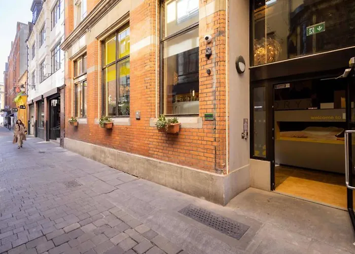 Hotels Close to Airport Rezz Temple Bar, Dublin