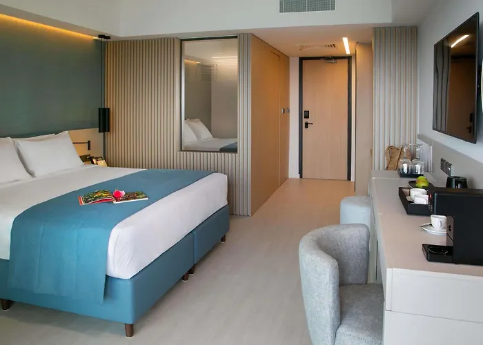 Mercure Larnaca Beach Resort
