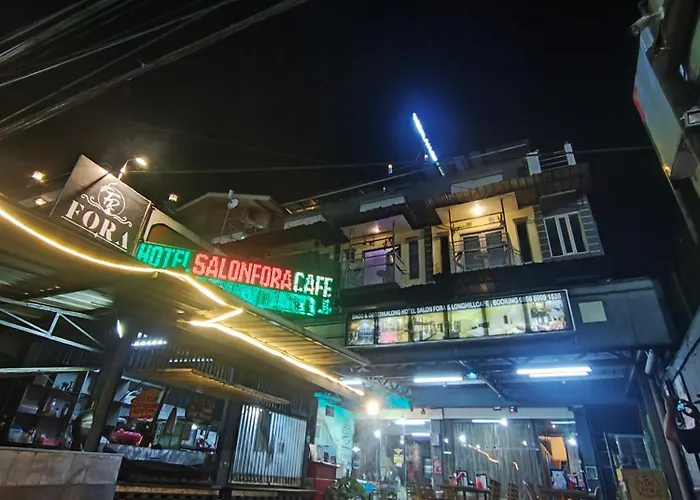 Dog friendly hotels Salon Fora & Longhill Cafe Fora