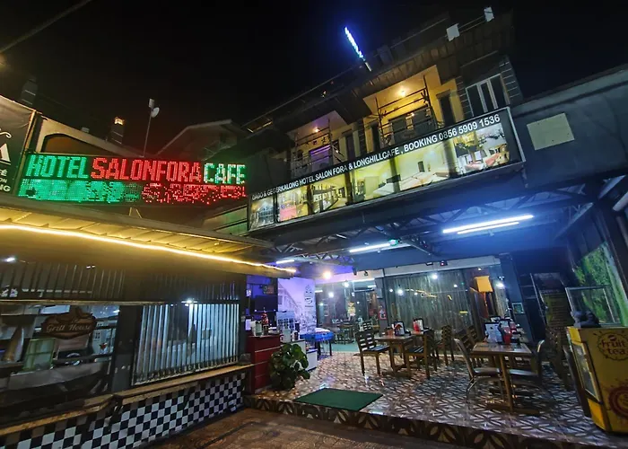 Dog friendly hotels Salon Fora & Longhill Cafe Fora