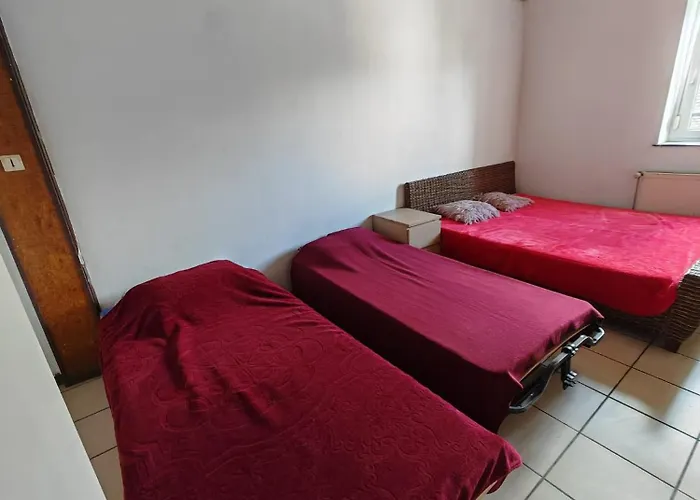 Lit dans une salle Bett im Zimmer